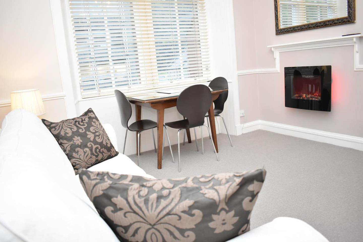 West Port - 2Br In The Heart Of The Old Town Just Off The Grassmarket Edimburgo Esterno foto