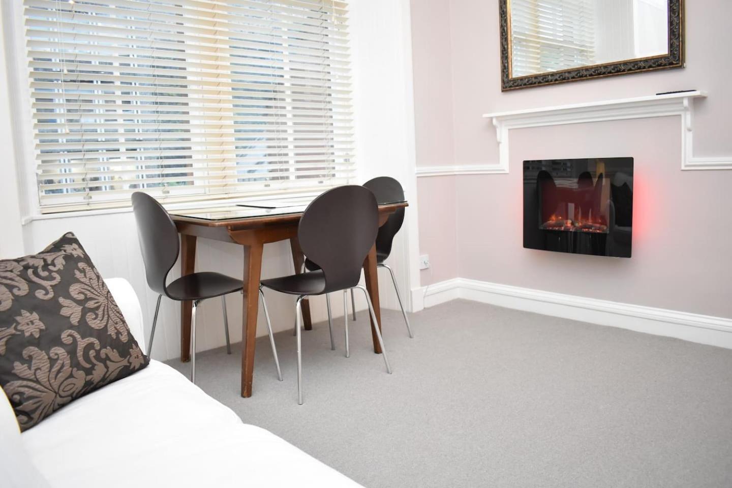 West Port - 2Br In The Heart Of The Old Town Just Off The Grassmarket Edimburgo Esterno foto
