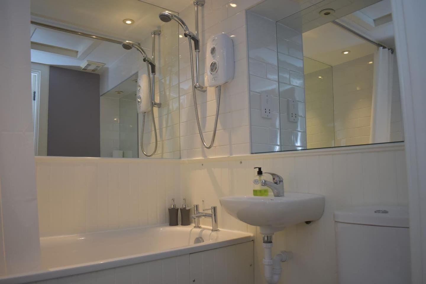 West Port - 2Br In The Heart Of The Old Town Just Off The Grassmarket Edimburgo Esterno foto